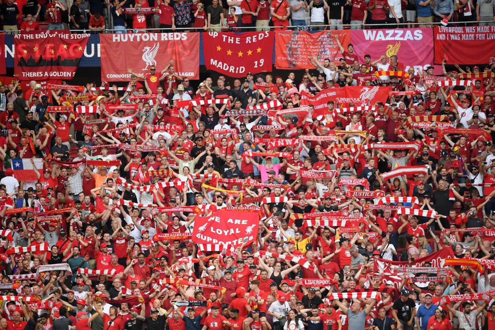 记者：斯图加特开始谈法比奥-维埃拉，阿森纳要价3000-3500万