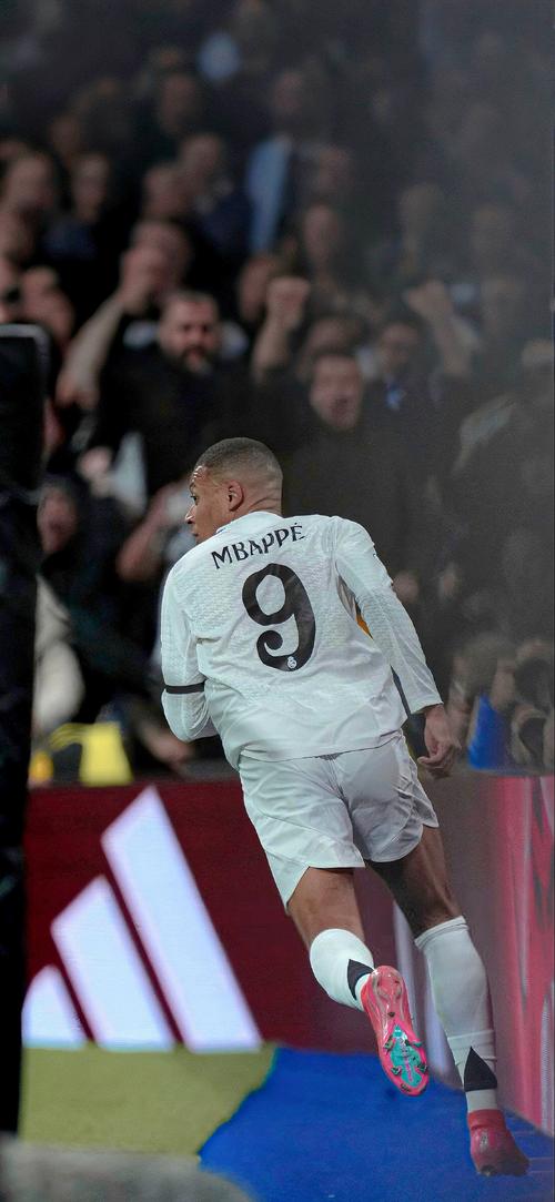 法甲身价更新：维蒂尼亚&内维斯涨至1.1亿欧反超登贝莱（法甲身价新榜：维蒂尼亚、内维斯升至1.1亿欧，超越登贝莱）