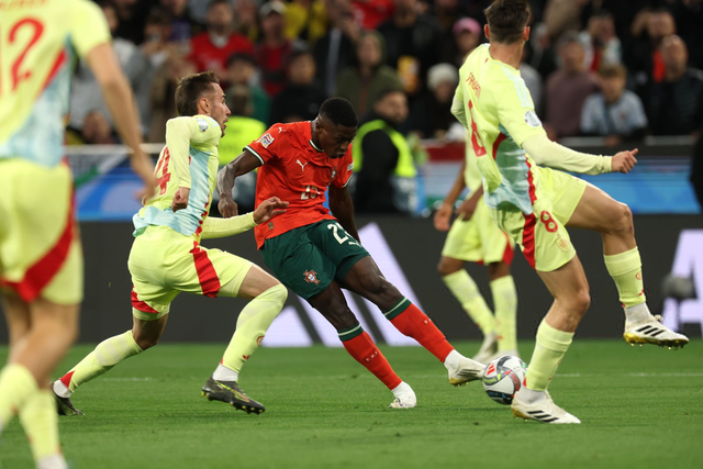 资深体育人：中国青训需要董路、孙继海，更需要足协拿出资源（资深体育人士：中国青训既需董路、孙继海，更需足协加大资源投入）