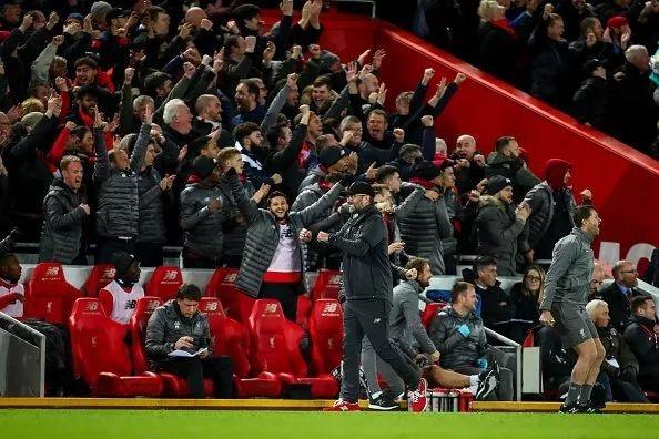 足球国足青训成果显现，小将成多队抢手货（国足青训见成效 多队竞逐潜力新星）