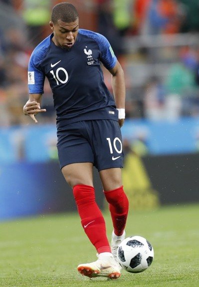 德甲半场：卡尔破门，波图尔斯基扳平，拜仁1-1美因茨（半场战报：卡尔先拔头筹，波图尔斯基扳平，拜仁暂1-1战平美因茨）