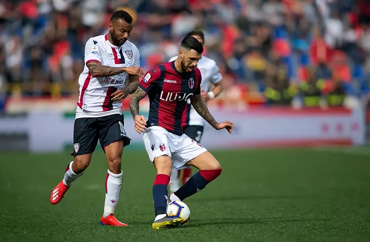 仍获信任！罗马诺：利物浦暂不考虑解雇斯洛特，也无接触其他教练（依然信任！罗马诺：利物浦暂无解雇斯洛特计划，未与其他主帅接触）