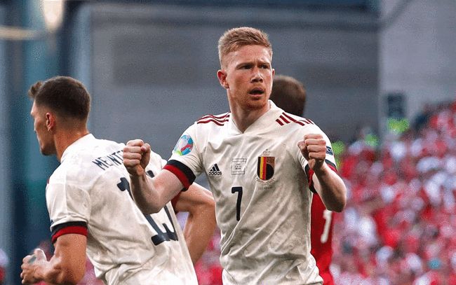 官方：法兰克福后卫鲍姆在赛季首秀中膝盖内侧副韧带受伤（法兰克福官方：后卫鲍姆在赛季首秀中不慎伤到膝部内侧副韧带）