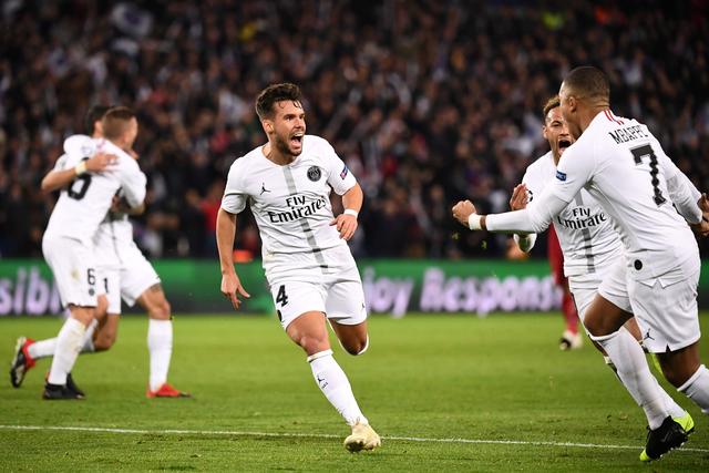 再次相见！穆勒生涯对阵梅西共计7胜3负，并留下诸多名场面